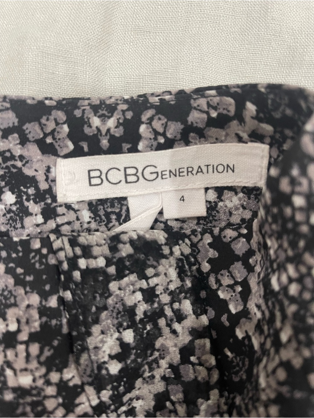BCBGeneration Black and White Patterned Shorts - Picture 4 of 4